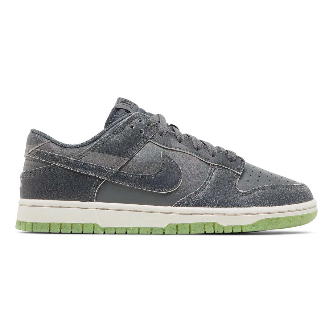 Dunk Low SE 'Halloween - Cauldron'